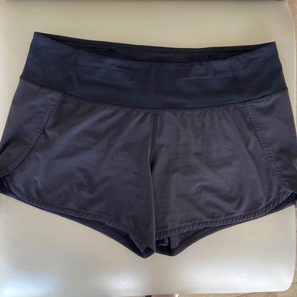 Lululemon run time shorts II - Picture 1 of 7